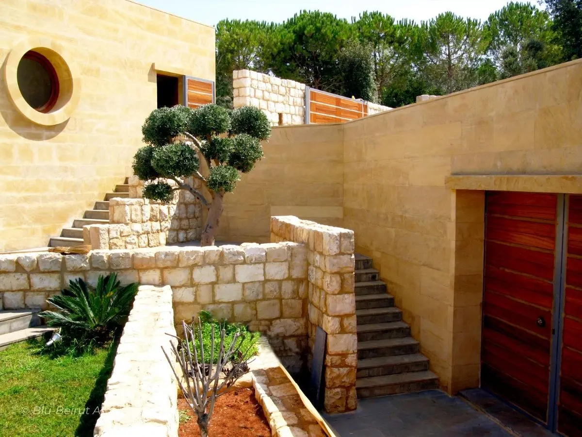 Courtyard with garden and stone walkways